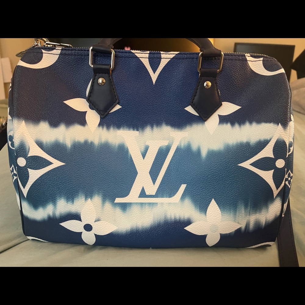SOLD Louis Vuitton Escale speedy 30